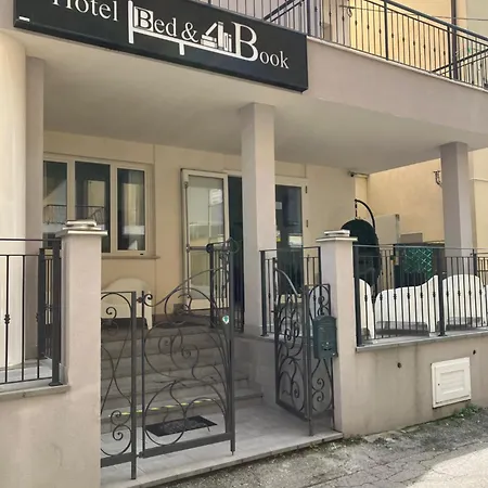 Bed And Book 酒店