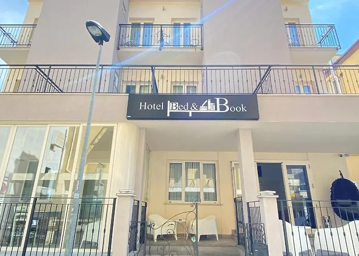 Bed And Book Hotel 2*