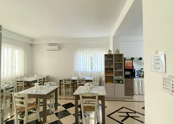 Bed And Book Hotel 2*