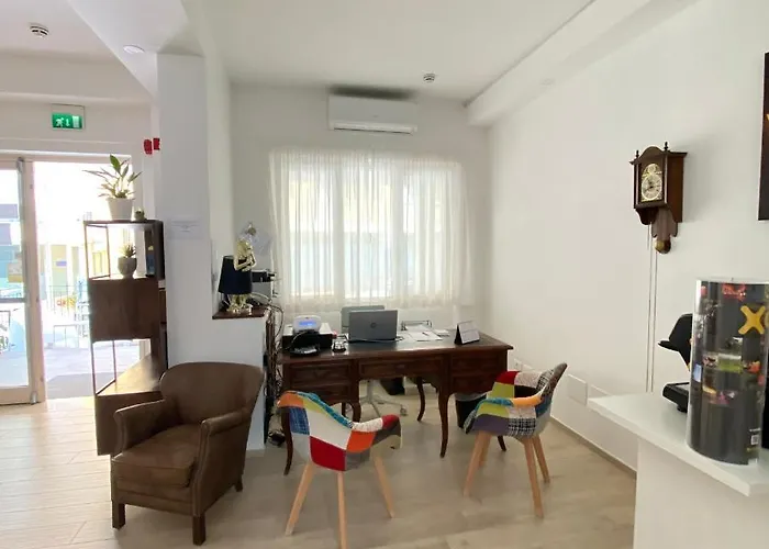 فندق Bed And Book ريميني